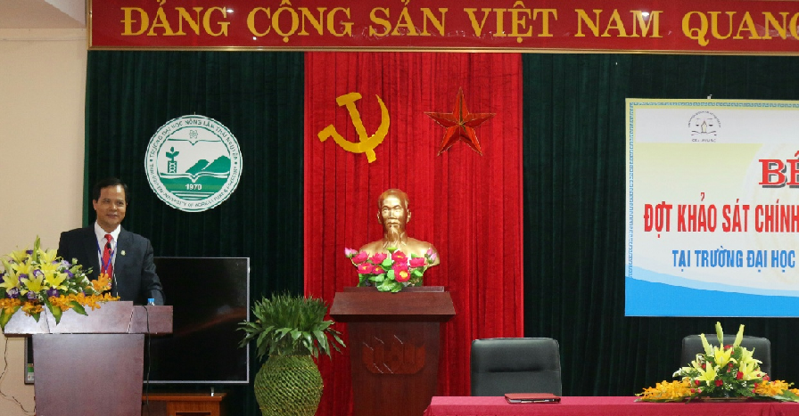 PGS.TS. Trần Văn Điền - Hiệu trường Trường Đại học Nông Lâm          phát biểu ý kiến tại Lễ Bế mạc đợt KSCT phục vụ ĐGN 