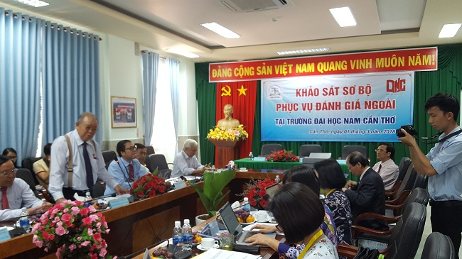 Professor Doctor Vo Tong Xuan delivered a speech at the preliminary review visit at Nam Can Tho University