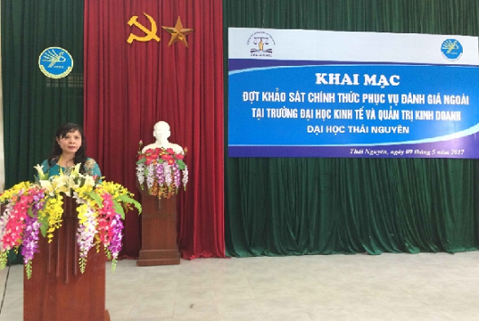 Associate Professor, PhD. Nguyen Phuong Nga spoke at the Opening Ceremony of the KSCT round to serve the assessment of the University of Economics and Business Administration