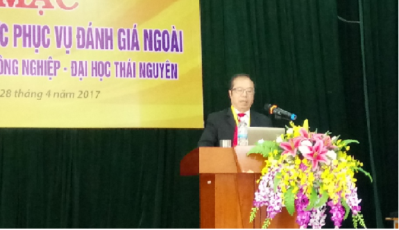 Prof. Dr. Science. Banh Tien Long - Head of the Inspection Delegation presented the Preliminary Report on the results of the Inspection at the Closing Ceremony of the Inspection to serve the Assessment of the University of Technology and Industry - Thai Nguyen University