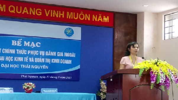 Associate Professor, PhD. Nguyen Phuong Nga spoke at the Closing Ceremony of the KSCT round to serve the assessment of the University of Economics and Business Administration