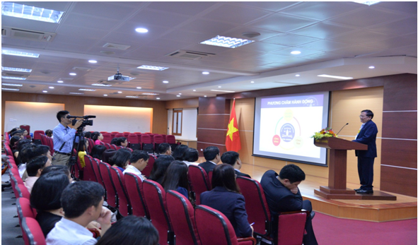 Prof. Dr. Dang Ung Van - Head of the Evaluation Delegation reported preliminary survey results at the Closing Ceremony of the Official Survey to serve the Evaluation of Hanoi University