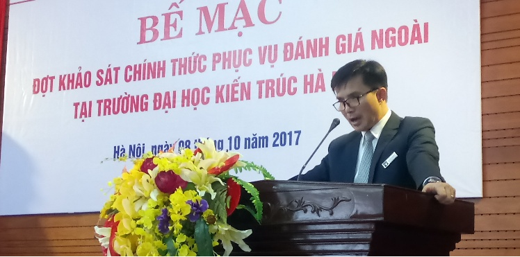 Associate Professor, PhD. Le Quan - Principal, Chairman of the School's SAGA Council spoke at the Closing Ceremony of the KSCT round to serve the Evaluation of Hanoi University of Architecture