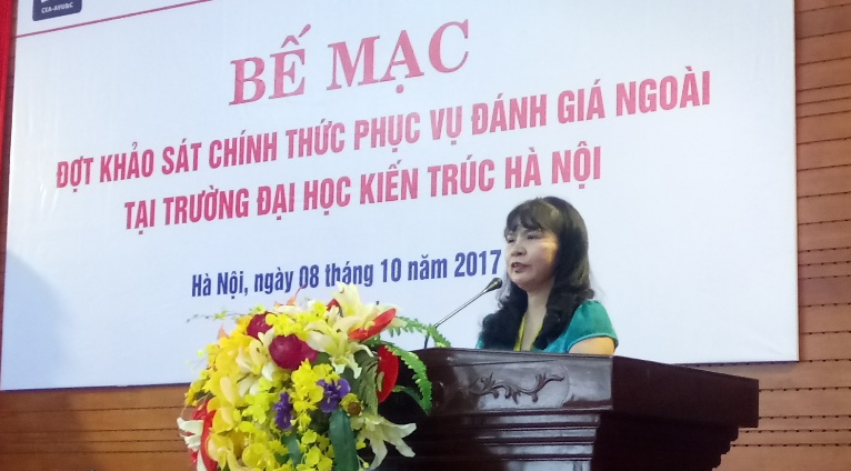 Associate Professor, PhD. Nguyen Phuong Nga - Director of Education Quality Control Center spoke at the Closing Ceremony of the KSCT round to serve the Evaluation of Hanoi University of Architecture