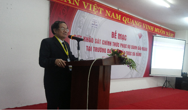 Prof. Dr. Science. Dang Ung Van spoke at the Closing Ceremony of the KSCT round to serve the Judge of Da Nang University of Architecture
