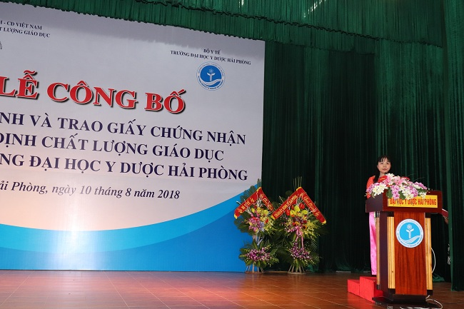 Associate Professor, PhD. Nguyen Phuong Nga - Director of the Center for Education Quality Assessment - Vietnam Association of General Education Programs expressed his opinion at the KSSB session to serve the evaluation of the University of Sciences